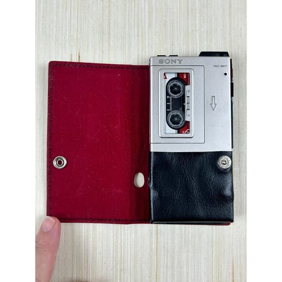 SONY Microcassette Corder M-100 - Picture 8 of 14